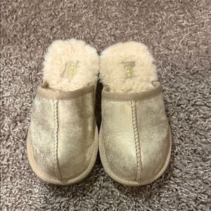 Kids Ugg slippers
